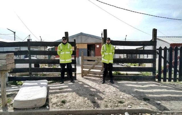 Allanamiento y un sujeto detenido por agredir a otro hombre con una faca