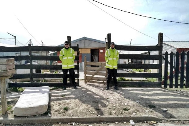 Allanamiento y un sujeto detenido por agredir a otro hombre con una faca