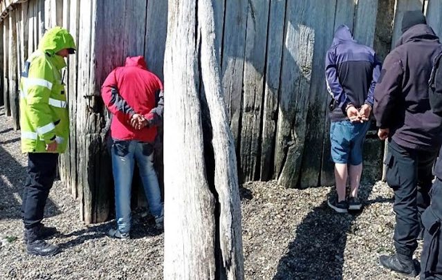 Atraparon a dos sujetos con un arma de fuego tipo tumbera y droga