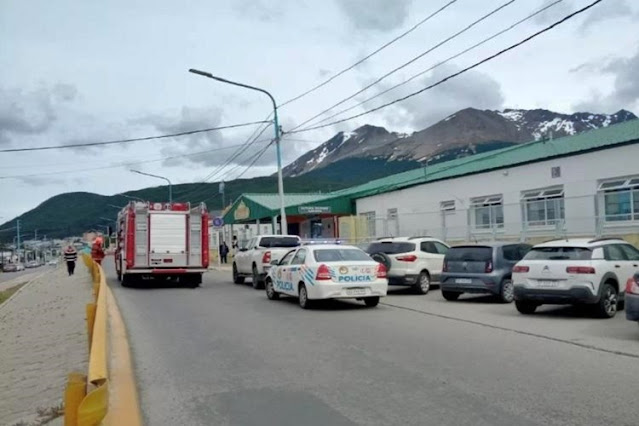 Evacuaron la Kayu Chenen por perdida de gas, tres docentes trasladados al Hospital