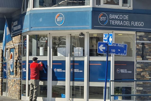 Viernes 25 sin bancos en TDF por feriado