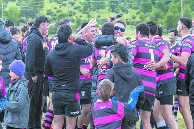 Las Aguilas Tricampeon al vencer al Ushuaia Rugby Club Las Aguilas Tricampeon al vencer al Ushuaia Rugby Club