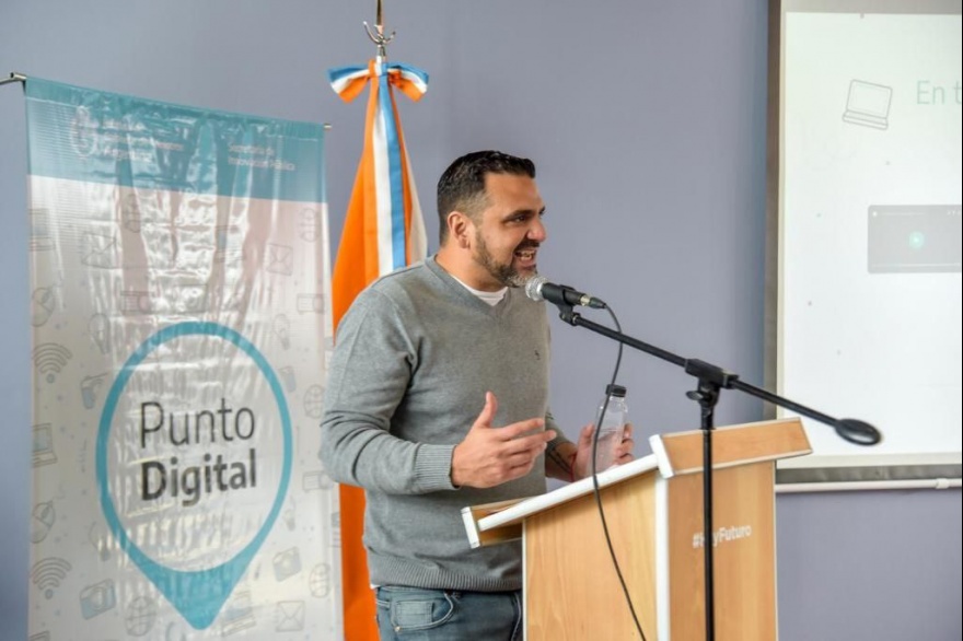 El intendente Vuoto inauguró un Punto Digital en la urbanización del KyD