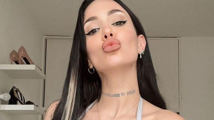El look de La Joaqui que fue furor en las redes sociales: top chains y pollera de látex