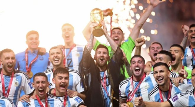 Los futbolistas llegan a Ezeiza con la Copa mañana a las 19