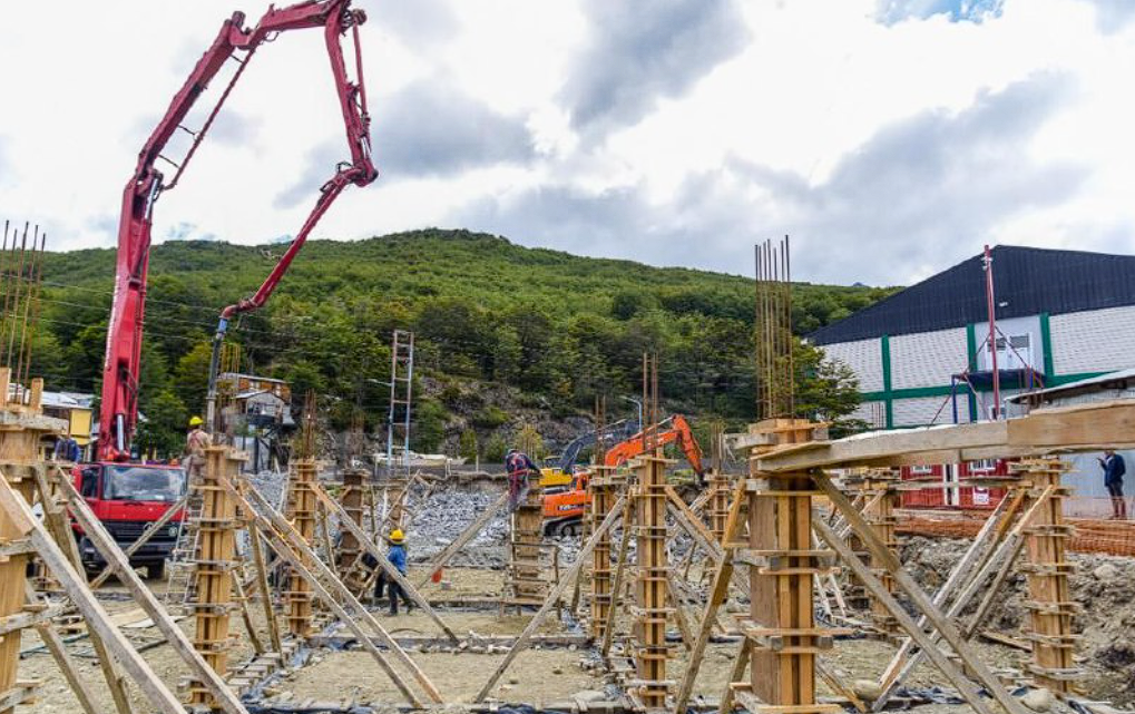 PLAN DE OBRAS DE LA MUNICIPALIDAD DE USHUAIA: “ESTAMOS AVANZANDO A MUY BUEN RITMO” PLAN DE OBRAS DE LA MUNICIPALIDAD DE USHUAIA: “ESTAMOS AVANZANDO A MUY BUEN RITMO”