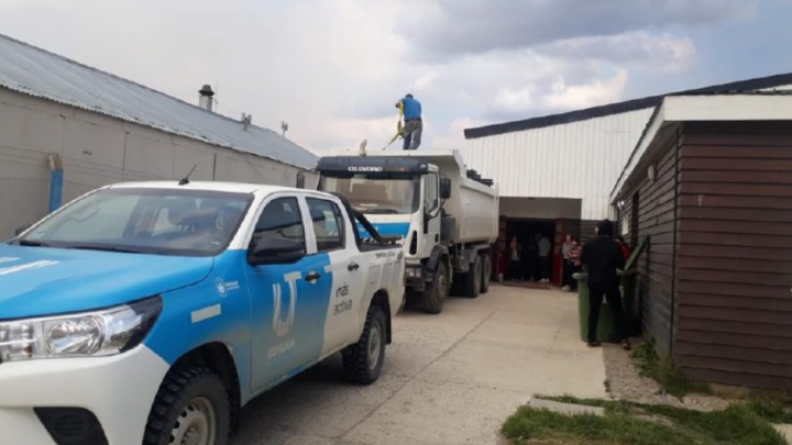 LA MUNICIPALIDAD DE USHUAIA COLABORA JUNTO CON TOLHUIN EN LA RECEPCIÓN DE BRIGADISTAS DEL SERVICIO NACIONAL DEL PLAN DE MANEJO DEL FUEGO