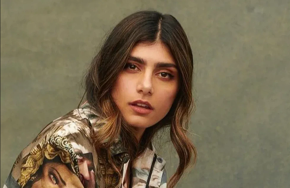 Mia Khalifa y un provocativo conjunto de seda: “Así espera Marruecos al próximo que va a eliminar”