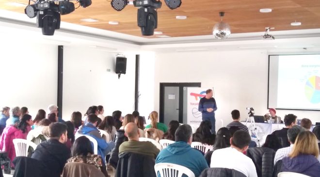 830 alumnos y más de 300 docentes participaron de un curso sobre desafíos energéticos 830 alumnos y más de 300 docentes participaron de un curso sobre desafíos energéticos