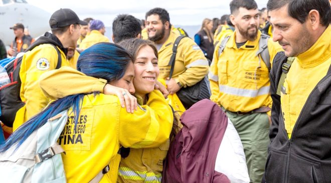 Se produjo el relevo de 30 brigadistas y se sumaron 20 más a la lucha contra el fuego