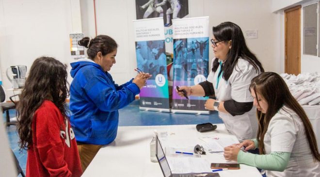Unas 93 personas recibieron sus lentes recetados en la última jornada oftalmológica del año