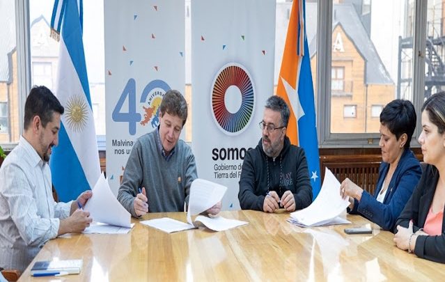 Educacion denuncian que pagan sueldos a POMyS con cargos docentes