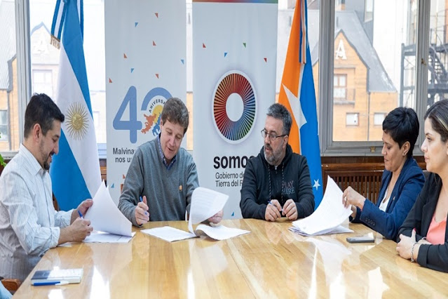 Educacion denuncian que pagan sueldos a POMyS con cargos docentes Educacion denuncian que pagan sueldos a POMyS con cargos docentes