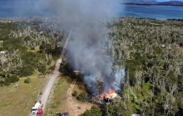 Incendio en La Rinconada, destruyo completamente una vivienda