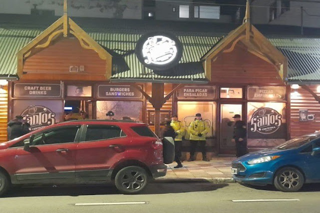 Menor desmayada por consumo de alcohol en el bar Santos de Ushuaia