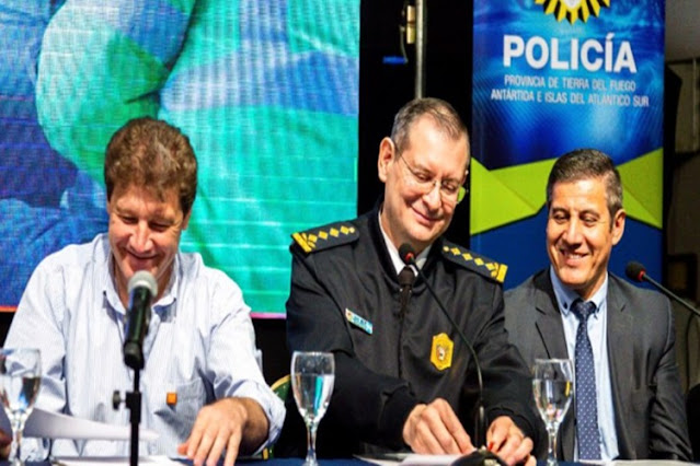 Ascensos masivos de mas de mil efectivos, en la Policia y el Servicio Penitenciario de TDF