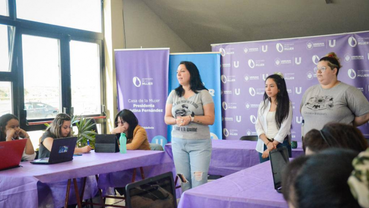 COMENZARON LOS CURSOS DE VERANO EN LA CASA DE LA MUJER
