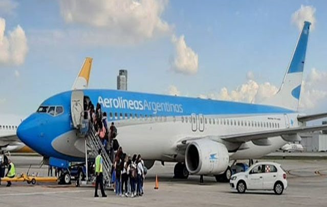 Avión que despego desde Rio Grande a Buenos Aires, debió aterrizar de emergencia en Trelew
