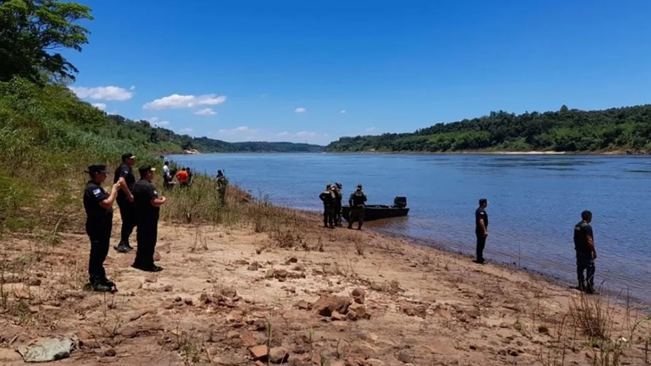 Hallaron sin vida a los dos nenes cuya madre dijo haberlos arrojado al río en Misiones