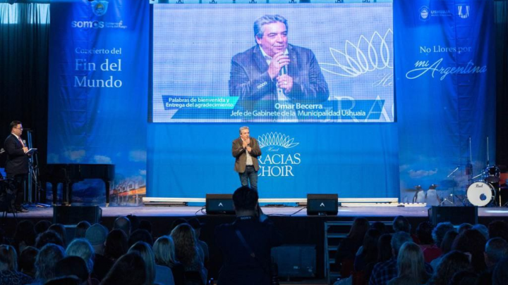 EL CORO “GRACIAS” TUVO SU PRIMERA PRESENTACIÓN EN EL MICROESTADIO COCHOCHO VARGAS