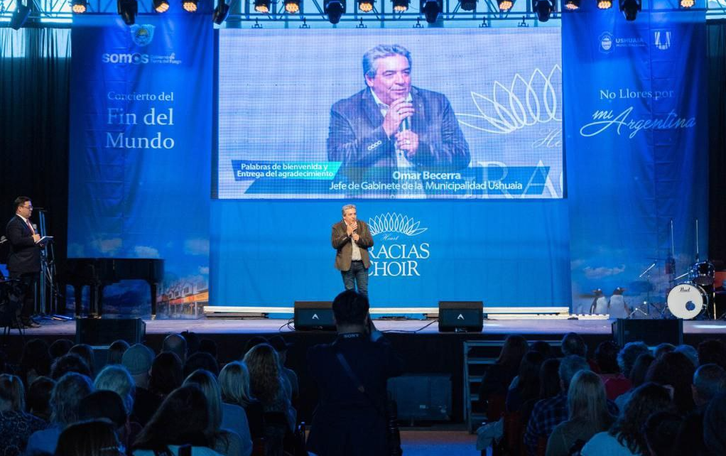EL CORO “GRACIAS” TUVO SU PRIMERA PRESENTACIÓN EN EL MICROESTADIO COCHOCHO VARGAS