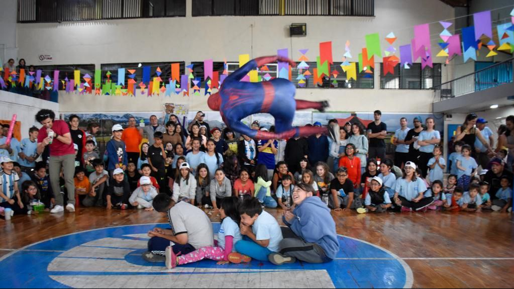 FINALIZARON LAS COLONIAS DE VERANO DEL INSTITUTO MUNICIPAL DE DEPORTES FINALIZARON LAS COLONIAS DE VERANO DEL INSTITUTO MUNICIPAL DE DEPORTES