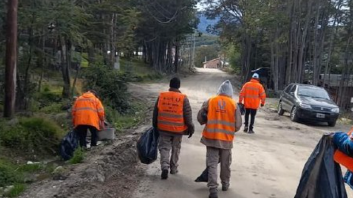 LA MUNICIPALIDAD REALIZO UNA JORNADA DE EMBELLECIMIENTO Y RECOLECCIÓN DE RESIDUOS VOLUMINOSOS