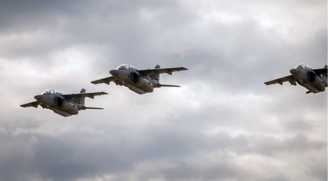 Desplegaron aviones de combate Pampa III frente a las Islas Malvinas Desplegaron aviones de combate Pampa III frente a las Islas Malvinas