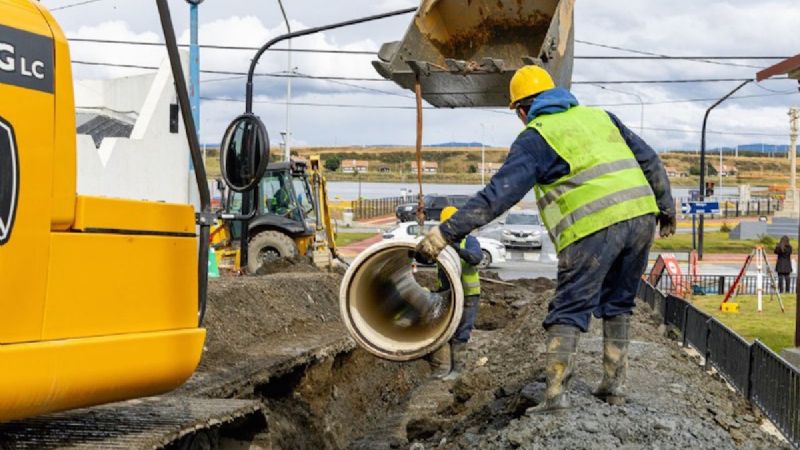 Inician obra para reforzar colector cloacal de avenida Maipú Inician obra para reforzar colector cloacal de avenida Maipú