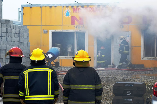 Incendio en un local comercial sin lesionados Incendio en un local comercial sin lesionados