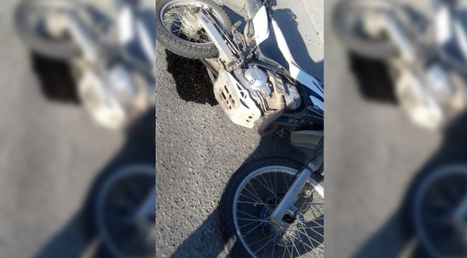 Motociclista resulta lesionado ante el giro en U de una SUV