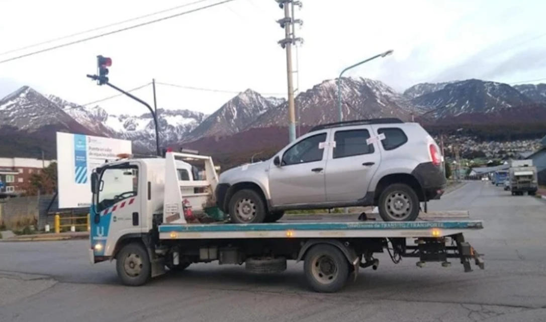 Choco borracho y la hermana mordio a los policias, los dos terminaron detenidos