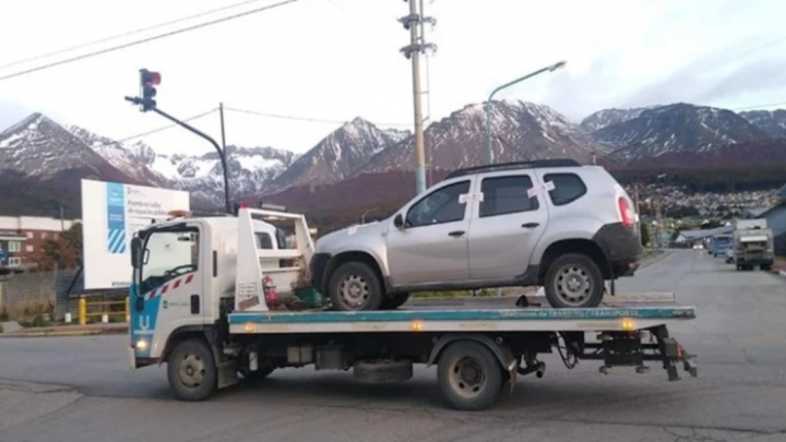 Choco borracho y la hermana mordio a los policias, los dos terminaron detenidos