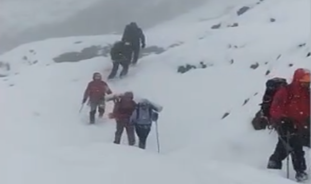 Rescatan por la nevada a dos turistas que estaban acampando