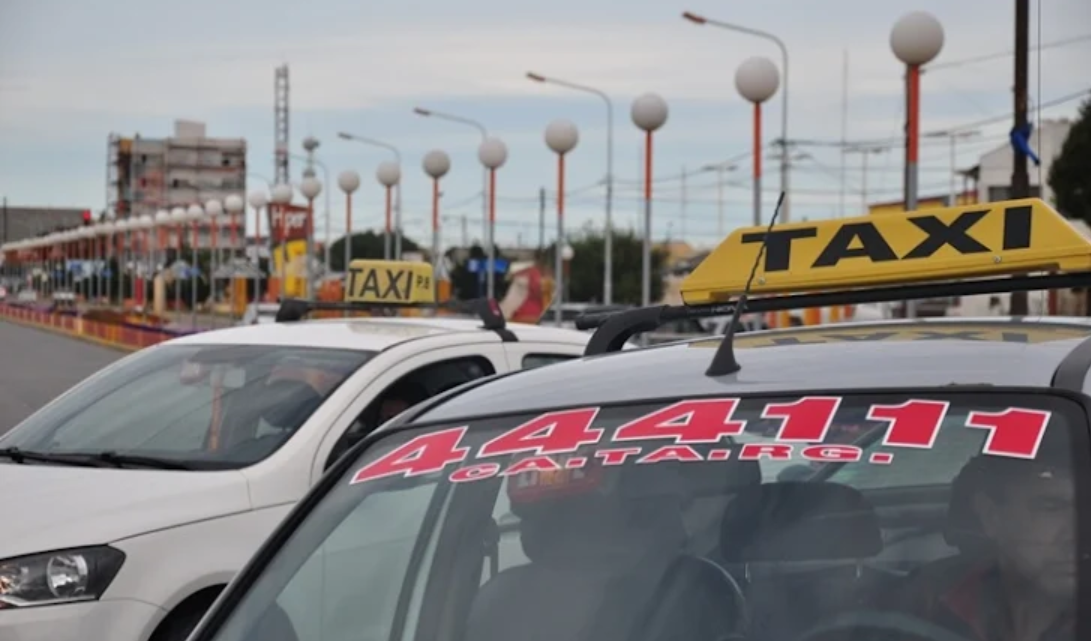Piden otorgar 60 nuevas licencias de taxis y remises Piden otorgar 60 nuevas licencias de taxis y remises