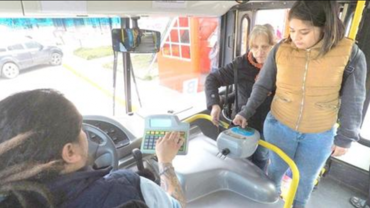 asueto administrativo para empleadas y mujeres que prestan servicios en los municipios de Ushuaia y Río Grande