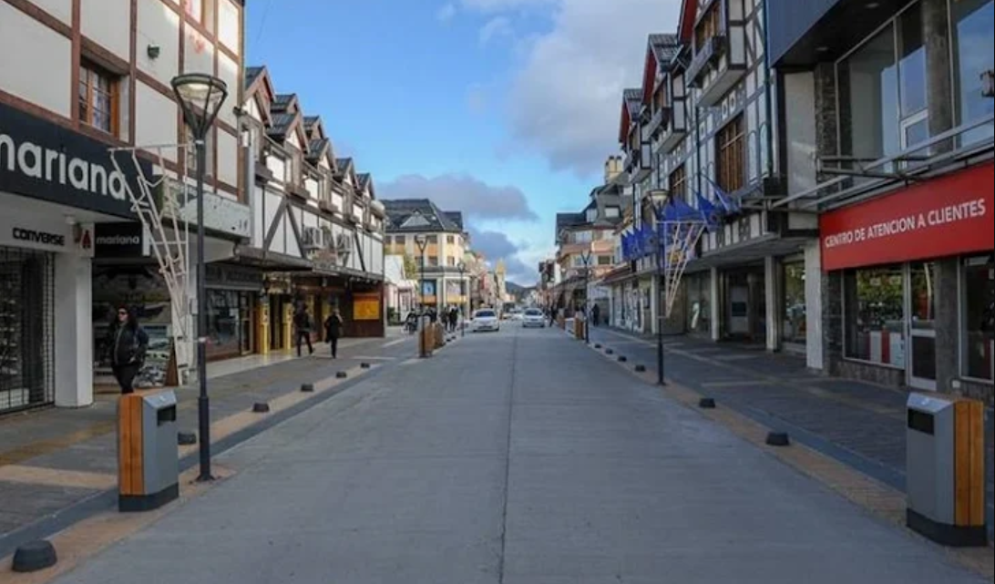 Ferias y ventas ilegales, los comerciantes, estamos al borde del precipicio Ferias y ventas ilegales, los comerciantes, estamos al borde del precipicio