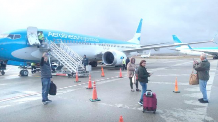 Sindicatos amenazan con un paro en todos los aeropuertos del país el 5 de abril próximo
