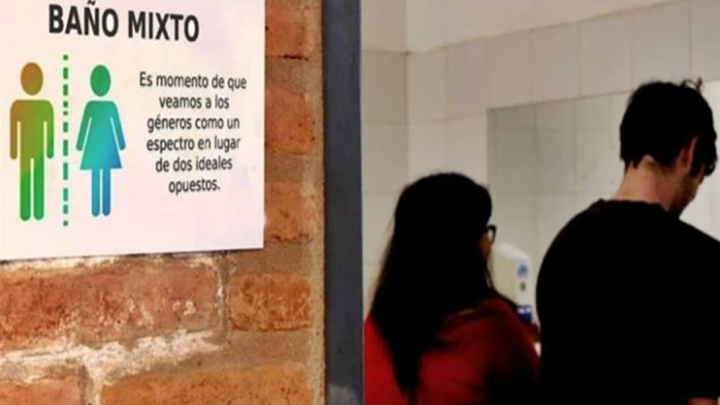 Marcha atrás del Gobierno con los baños unisex en TDF