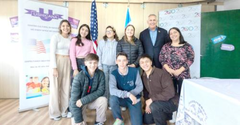 El embajador norteamericano Marc Stanley, visitó Ushicana