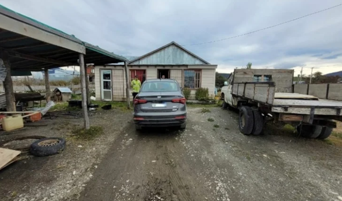 Allanamiento por amenazas con un rifle y herir a un joven