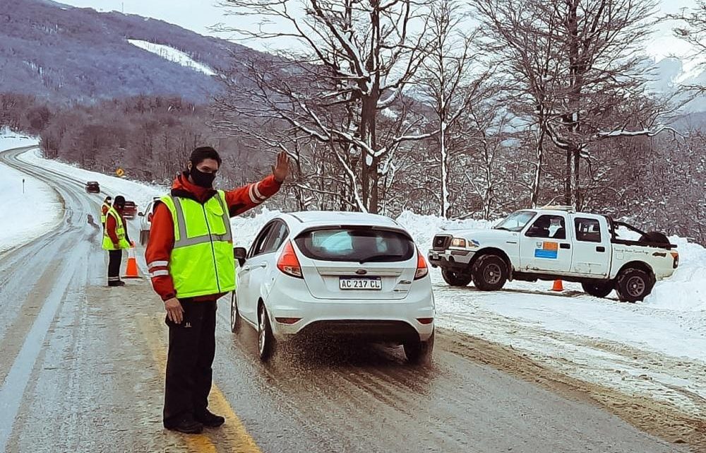 Solo se podrá circular por Ruta 3 con cubiertas con clavos o silicas en tramo Ushuaia-Tolhuin Solo se podrá circular por Ruta 3 con cubiertas con clavos o silicas en tramo Ushuaia-Tolhuin