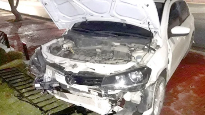 Choque en Maipu con vehiculo secuestrado y dos jovenes lesionadas