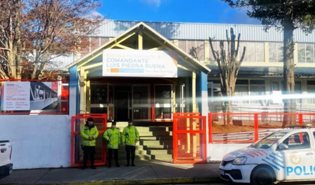 Principio de incendio en la Escuela 9 de Ushuaia