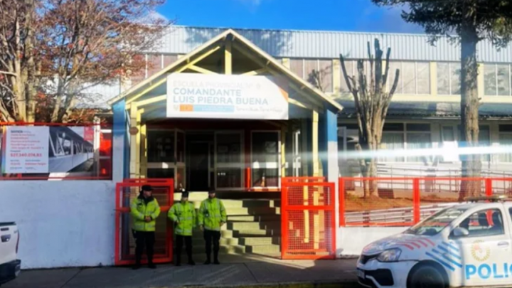 Principio de incendio en la Escuela 9 de Ushuaia