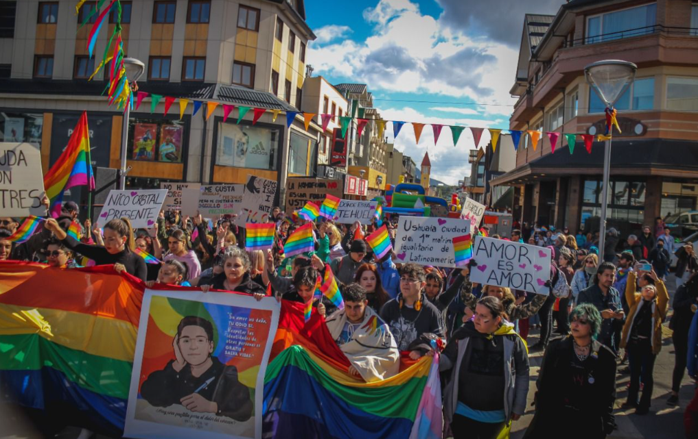 ORGULLO TDF INVITA A UNA REUNIÓN ABIERTA DE LAS DIVERSIDADES ORGULLO TDF INVITA A UNA REUNIÓN ABIERTA DE LAS DIVERSIDADES