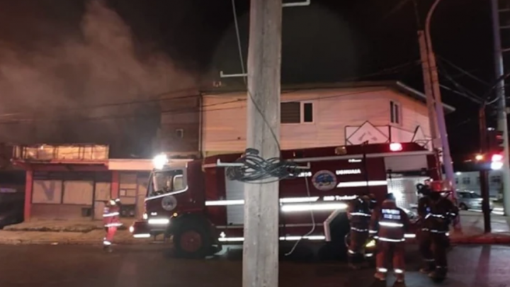 Incendio en panaderia de Magallanes y Darwin en Ushuaia