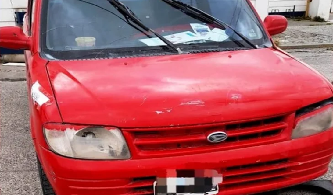 Tres detenidos al intentar robar un vehiculo en la madrugada Tres detenidos al intentar robar un vehiculo en la madrugada