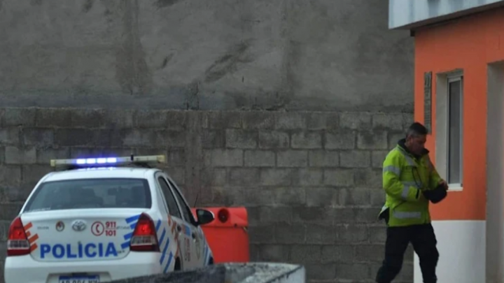 Un detenido por agredir a su pareja con un cuchillo
