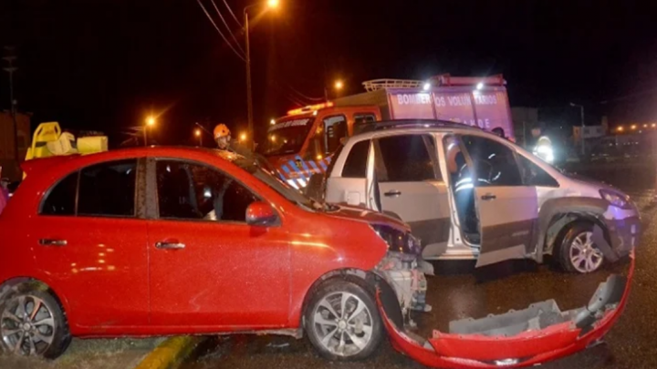 Choque con 4 personas trasladadas al Hospital